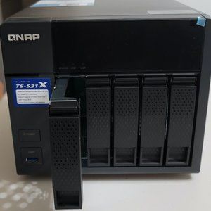 QNAP NAS